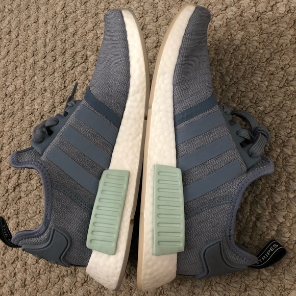 Women’s Adidas NMD R1 - Picture 2 of 7